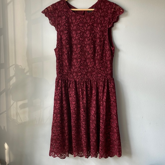Talula, burgundy lace dress, 6 - Picture 3 of 3